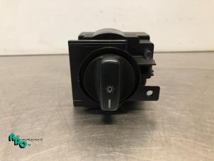 Begagnade Ljusbrytare Mercedes B (W245) 2.0 B-200 16V Pris € 10,00 Marginaltabell erbjuds av Autodemontagebedrijf Otte