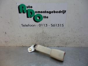 Begagnade Bakre bältesspänne, höger Cadillac Seville Pris € 30,00 Marginaltabell erbjuds av Autodemontagebedrijf Otte