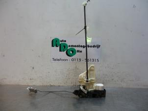 Begagnade Dörrmekanism, 4-dörrars, höger bak Cadillac Seville Pris € 30,00 Marginaltabell erbjuds av Autodemontagebedrijf Otte