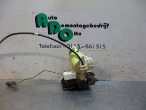 Begagnade Dörrlåsmekanism, 4-dörrars, vänster fram Cadillac Seville Pris € 30,00 Marginaltabell erbjuds av Autodemontagebedrijf Otte