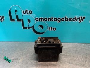 Gebruikte Relais Mercedes E diesel (W124) 3.0 300 D,TD Prijs € 40,00 Margeregeling aangeboden door Autodemontagebedrijf Otte