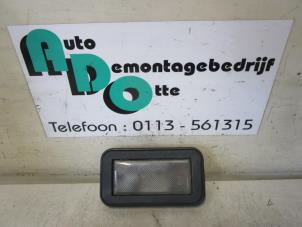 Begagnade Innerbelysning, fram Fiat Ducato (230/231/232) 2.5 D Pris € 10,00 Marginaltabell erbjuds av Autodemontagebedrijf Otte