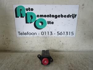 Begagnade Nödbelysningsbrytare Mazda MX-3 1.8i V6 24V Pris € 15,00 Marginaltabell erbjuds av Autodemontagebedrijf Otte