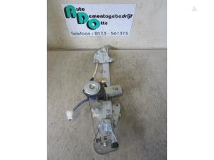 Begagnade Fönstermekanism, 2-dörrars, höger fram Mazda MX-3 1.8i V6 24V Pris € 40,00 Marginaltabell erbjuds av Autodemontagebedrijf Otte