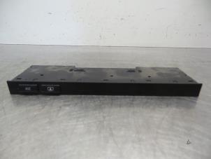 Begagnade Brytare BMW 5 serie (E39) 523i 24V Pris € 25,00 Marginaltabell erbjuds av Autodemontagebedrijf Otte