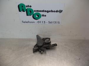 Begagnade Handtag, skjutdörr, höger Renault Trafic New (FL) 1.9 dCi 100 16V Pris € 20,00 Marginaltabell erbjuds av Autodemontagebedrijf Otte