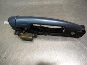 Gebruikte Portiergreep 4Deurs links-achter Fiat Stilo MW (192C) 1.6 16V Prijs € 25,00 Margeregeling aangeboden door Autodemontagebedrijf Otte