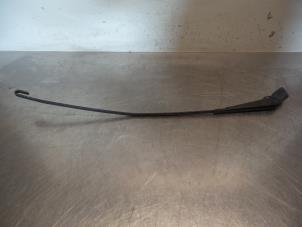 Begagnade Bakre torkararm Opel Calibra 2.0i Pris € 15,00 Marginaltabell erbjuds av Autodemontagebedrijf Otte