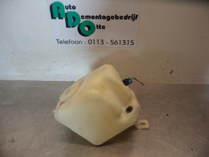 Begagnade Spolartank, vindruta Opel Calibra 2.0i Pris € 25,00 Marginaltabell erbjuds av Autodemontagebedrijf Otte