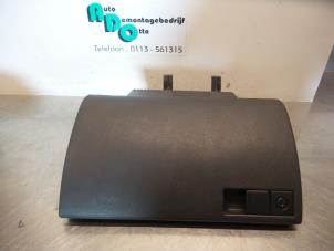 Begagnade Handskfack Opel Calibra 2.0i Pris € 25,00 Marginaltabell erbjuds av Autodemontagebedrijf Otte