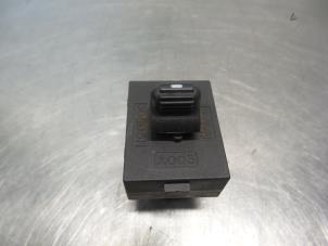 Begagnade Brytare, eldrivna fönster Jeep Grand Cherokee (ZJ) 5.2i V8 Pris € 10,00 Marginaltabell erbjuds av Autodemontagebedrijf Otte