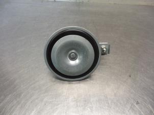 Begagnade Signalhorn Opel Vectra C GTS 1.8 16V Pris € 15,00 Marginaltabell erbjuds av Autodemontagebedrijf Otte