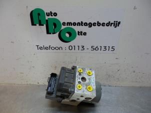 Używane Sterownik ABS Peugeot 406 (8B) 1.8 16V Bifuel Cena € 150,00 Procedura marży oferowane przez Autodemontagebedrijf Otte