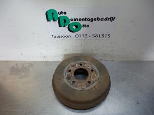 Begagnade Bakre bromstrumma Ford Focus 2 1.6 Ti-VCT 16V Pris € 30,00 Marginaltabell erbjuds av Autodemontagebedrijf Otte