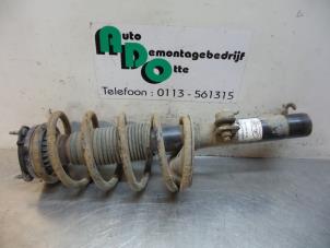 Begagnade Stötdämparstång, vänster fram Ford Transit Connect 1.8 Tddi Pris € 25,00 Marginaltabell erbjuds av Autodemontagebedrijf Otte