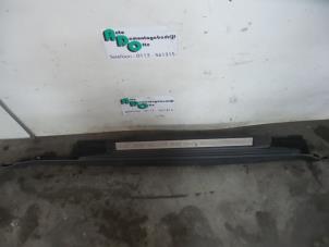 Gebruikte Zijskirt rechts Mini Mini Cooper S (R53) 1.6 16V Prijs € 35,00 Margeregeling aangeboden door Autodemontagebedrijf Otte