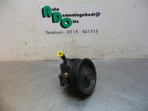 Gebruikte Stuurbekrachtiging Pomp Ford Transit 2.4 TDdi 16V Prijs € 50,00 Margeregeling aangeboden door Autodemontagebedrijf Otte