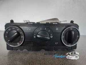 Begagnade Värmekontrollpanel Mercedes A (W169) 1.5 A-150 5-Drs. Pris € 40,00 Marginaltabell erbjuds av Franken Autodemontage B.V.