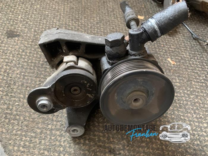 Servostyrningspump från en Fiat Ducato (250) 2.3 D 120 Multijet 2010