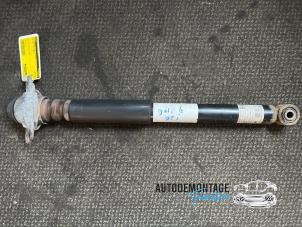 Begagnade Stötdämpare, vänster bak Volkswagen Golf VI (5K1) 2.0 GTI 16V Pris € 25,00 Marginaltabell erbjuds av Franken Autodemontage B.V.