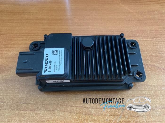 Adaptiv farthållare, sensor (avstånd) från en Volvo V60 I (FW/GW) 2.4 D6 20V Plug-in Hybrid AWD 2013