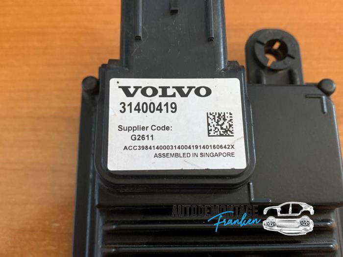 Adaptiv farthållare, sensor (avstånd) från en Volvo V60 I (FW/GW) 2.4 D6 20V Plug-in Hybrid AWD 2013