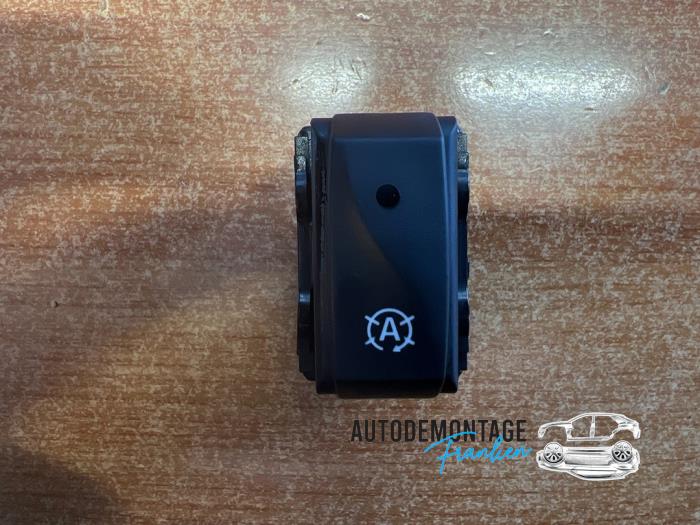 ASR-brytare från en Renault Captur (2R) 0.9 Energy TCE 12V 2013