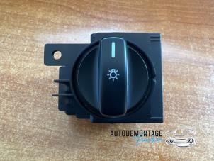 Begagnade Ljusbrytare Mercedes A (W169) 2.0 A-180 CDI 16V 3-Drs. Pris € 20,00 Marginaltabell erbjuds av Franken Autodemontage B.V.