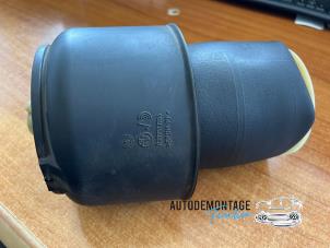 Begagnade Luftfjäder BMW 5 serie Touring (F11) 525d 16V Pris € 150,00 Marginaltabell erbjuds av Franken Autodemontage B.V.