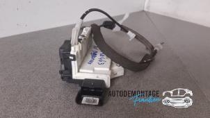 Begagnade Dörrlåsmekanism, 2-dörrars, höger Citroen Berlingo Cinqspace, Multispace 1.6 Hdi 75 Pris € 35,00 Marginaltabell erbjuds av Franken Autodemontage B.V.