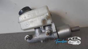 Begagnade Huvudcylinder Mercedes B (W245) 2.0 B-180 CDI 16V Pris € 25,00 Marginaltabell erbjuds av Franken Autodemontage B.V.