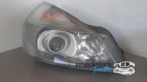 Begagnade Strålkastare, höger Renault Espace (JK) 2.0 dCi 16V 150 FAP Pris € 200,00 Marginaltabell erbjuds av Franken Autodemontage B.V.