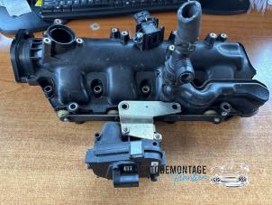 Begagnade Insugsrör Opel Zafira Tourer (P12) 2.0 CDTI 16V 165 Ecotec Pris € 120,00 Marginaltabell erbjuds av Franken Autodemontage B.V.