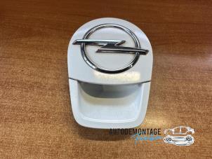 Gebruikte Handgreep Achterklep Opel Agila (B) 1.0 12V ecoFLEX Prijs € 30,00 Margeregeling aangeboden door Franken Autodemontage B.V.