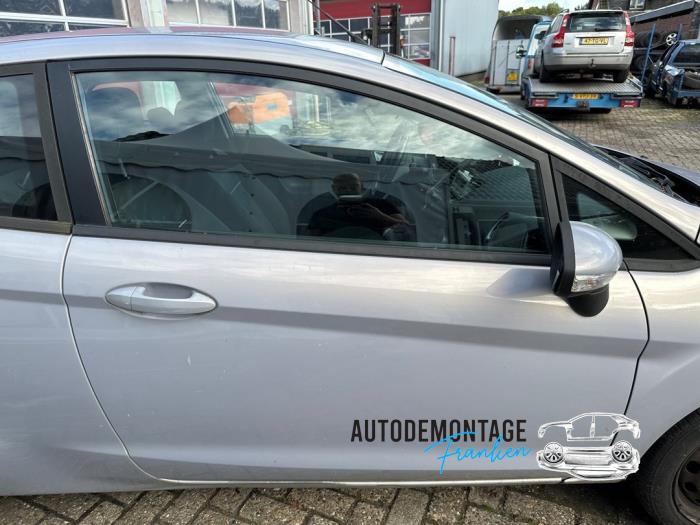 Dörr, 2-dörrars, höger från en Ford Fiesta 6 (JA8) 1.4 TDCi 2012