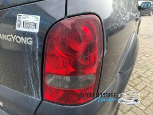 Begagnade Baklykta, höger Ssang Yong Rexton 2.7 Xdi RX/RJ 270 16V Pris på förfrågan erbjuds av Franken Autodemontage B.V.