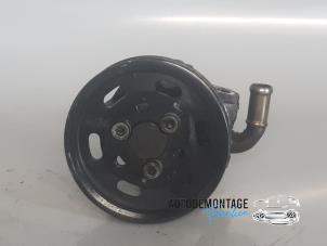 Gebruikte Pomp Servo Volkswagen Transporter T5 1.9 TDi Prijs € 80,00 Margeregeling aangeboden door Franken Autodemontage B.V.