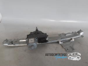 Używane Mechanizm szyby lewej tylnej wersja 4-drzwiowa Peugeot 2008 (CU) 1.6 e-HDi FAP Cena € 40,00 Procedura marży oferowane przez Franken Autodemontage B.V.