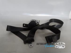 Gebruikte Veiligheidsgordel links-voor Peugeot 308 CC (4B) 2.0 HDiF 16V Prijs € 120,00 Margeregeling aangeboden door Franken Autodemontage B.V.