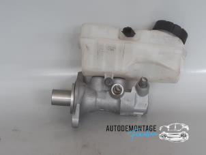 Begagnade Huvudcylinder Renault Captur (2R) 0.9 Energy TCE 12V Pris € 30,00 Marginaltabell erbjuds av Franken Autodemontage B.V.