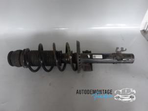 Begagnade Stötdämparstång, vänster fram Volkswagen Polo V (6R) 1.2 TDI 12V BlueMotion Pris € 50,00 Marginaltabell erbjuds av Franken Autodemontage B.V.