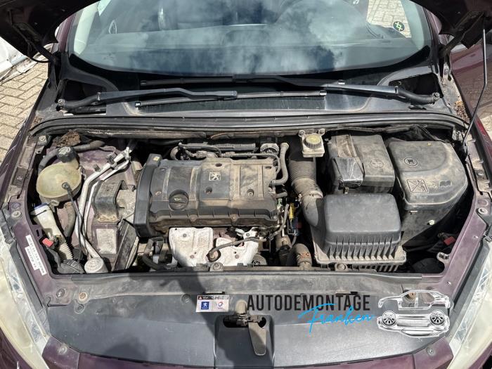 Motor van een Peugeot 307 CC (3B) 1.6 16V 2005