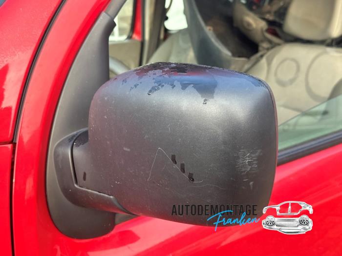 Spiegel Buiten links van een Renault Kangoo/Grand Kangoo (KW) 1.5 dCi 70 2008
