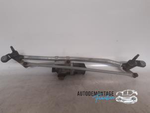 Używane Silnik i mechanizm wycieraczki Dacia Sandero II 0.9 TCE 12V Cena € 80,00 Procedura marży oferowane przez Franken Autodemontage B.V.