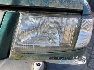 Gebruikte Koplamp links Subaru Forester (SF) 2.0 16V Prijs op aanvraag aangeboden door Franken Autodemontage B.V.