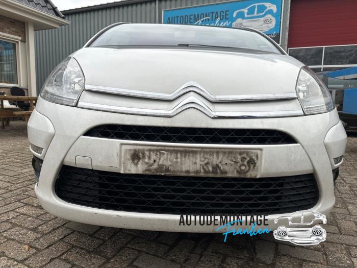Främre stötfångare från en Citroën C4 Picasso (UD/UE/UF) 1.6 HDiF 16V 110 2012