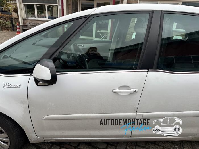 Dörr, 4-dörrars, vänster fram från en Citroën C4 Picasso (UD/UE/UF) 1.6 HDiF 16V 110 2012