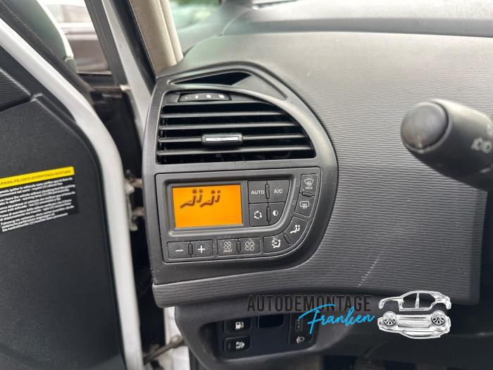 Värmekontrollpanel från en Citroën C4 Picasso (UD/UE/UF) 1.6 HDiF 16V 110 2012