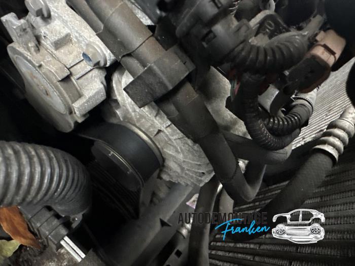 Dynamo från en Citroën C4 Picasso (UD/UE/UF) 1.6 HDiF 16V 110 2012