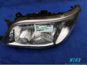 Używane Reflektor lewy Mercedes Sprinter Cena na żądanie oferowane przez Niks autodemontage